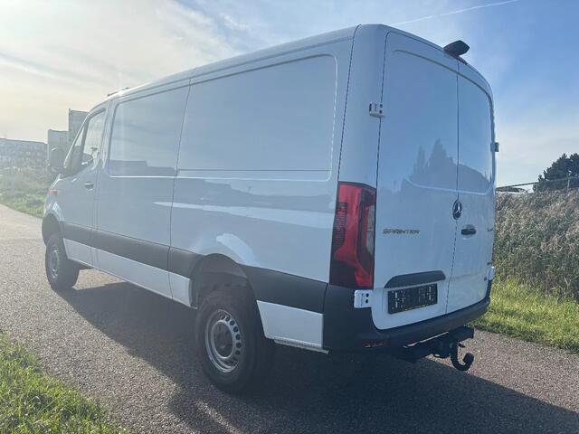 Mercedes-Benz SPRINTER 319CDI L2H1 4X4 Automaat Airco Camera Trekhaak Apple CarPlay NIEUW BPM VRIJ