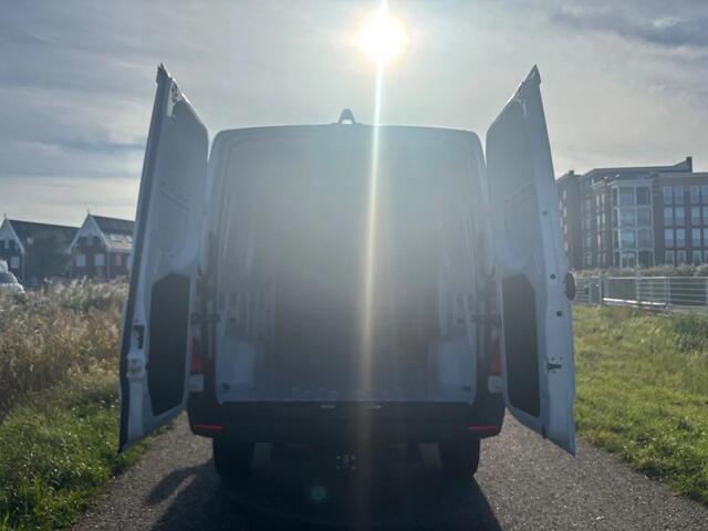 Mercedes-Benz SPRINTER 319CDI L2H1 4X4 Automaat Airco Camera Trekhaak Apple CarPlay NIEUW BPM VRIJ