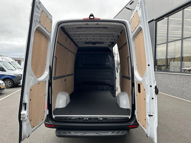 Mercedes-Benz SPRINTER 317 CDI L2 H2 PRO Facelift / LED / MBUX / Navigatie / Camera / Parkeersensoren / Cruise control / Airco / 270 Graden achterdeuren