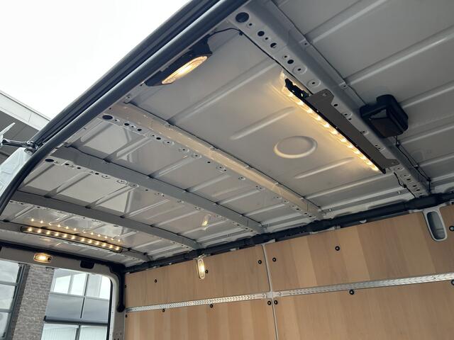 Mercedes-Benz SPRINTER 317 CDI L2 H2 PRO Facelift / LED / MBUX / Navigatie / Camera / Parkeersensoren / Cruise control / Airco / 270 Graden achterdeuren