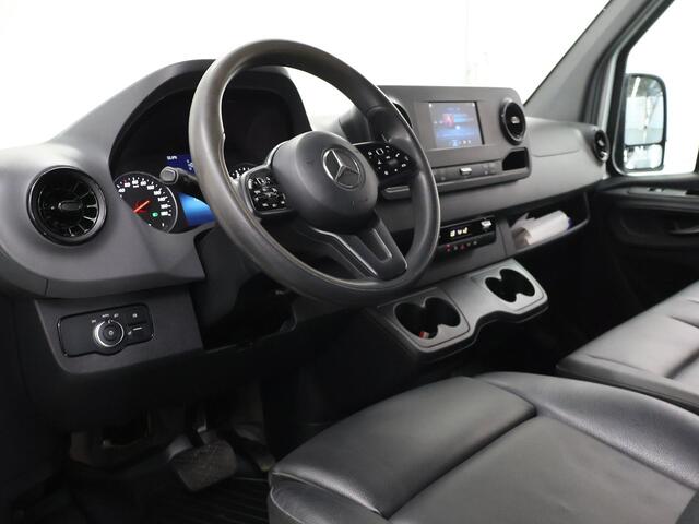 Mercedes-Benz SPRINTER 317 CDI | Aut. | L2 H2 | Airco | LED Koplampen | Lederen Bekleding | 3-zits | Imperiaal + Ladder | Parkeercamera | Android Auto | Apple Carplay |