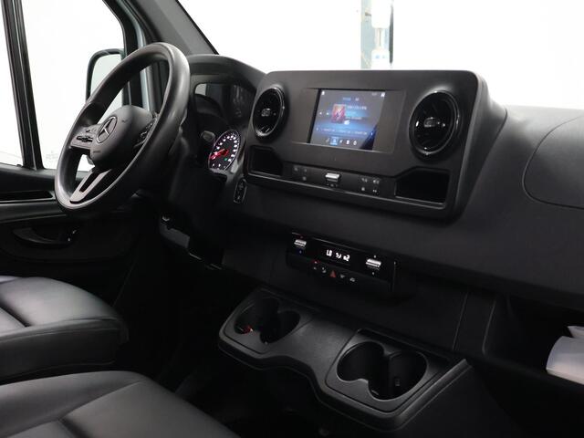 Mercedes-Benz SPRINTER 317 CDI | Aut. | L2 H2 | Airco | LED Koplampen | Lederen Bekleding | 3-zits | Imperiaal + Ladder | Parkeercamera | Android Auto | Apple Carplay |