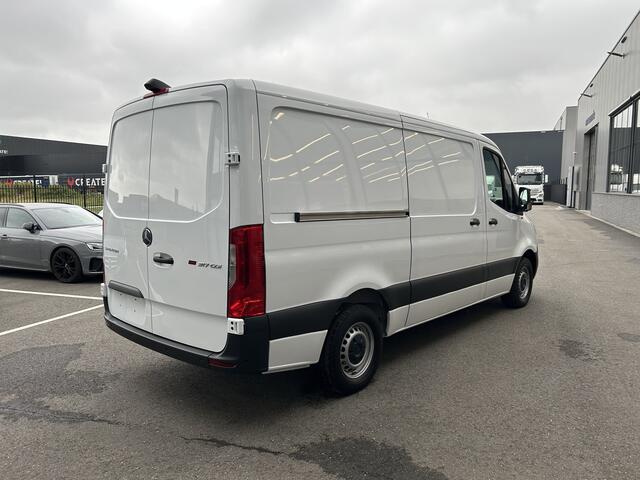 Mercedes-Benz SPRINTER 317 CDI L2 H1 SORTIMO / Automaat / MBUX / Camera / Parkeersensoren / Navigatie / Airco