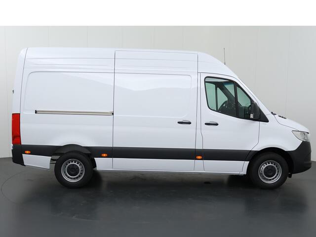 Mercedes-Benz SPRINTER 315 L2 H2 RWD PRO | 3500 kg Trekgewicht | Smartphone integratie pakket | Climate Control | Achteruitrijcamera | Airco | Cruise Control | Apple Carplay |