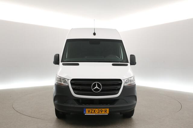 Mercedes-Benz SPRINTER 317 CDI 170PK L3H2 | Automaat | 3500kg Trekgew. | Trekhaak | Airco | Camera | Cruise | 3-Zits | Parkeersens.