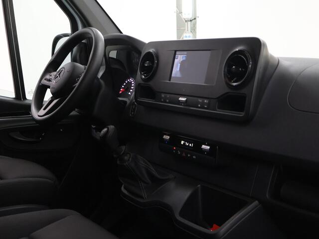 Mercedes-Benz SPRINTER 317 CDI | L2 H2 | 3-zits | Opstaptrede | Parkeercamera | Navigatie | Bluetooth | Certified