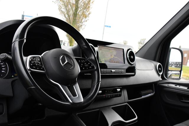 Mercedes-Benz SPRINTER 317 1.9 CDI L2H2 RWD AMG Black Edition 360 Camera, Cruise, Carplay, Stoelverwarming, LED, Standkachel, Automaat, Uniek!