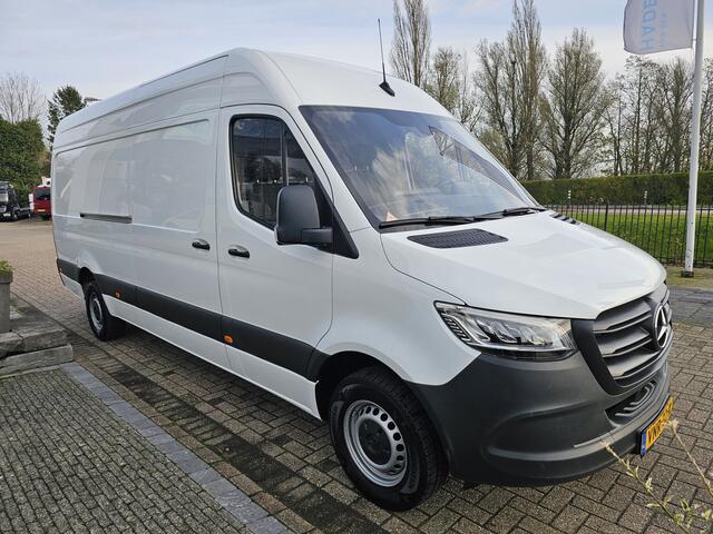 Mercedes-Benz SPRINTER 317 CDI L3-H2 Handgeschakeld * LED * Trekhaak * MBUX * Cruise *