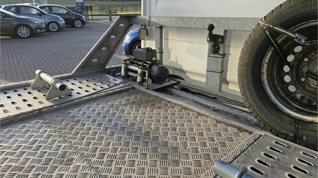 Mercedes-Benz SPRINTER 519 3.0 CDI 366 ** 191 PK ** Automaat ** AIRCO ** Cruise control ** Elektrische Lier ** Elektrische Ramen * CV * Nieuw Banden * bi-xenon koplampen * Motor + Automaatbak 100% Goed