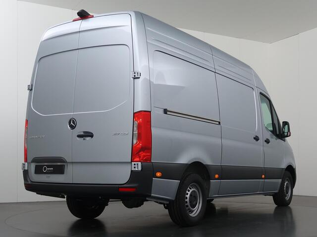 Mercedes-Benz SPRINTER 317 CDI L2 H2 RWD PRO | Smartphone integratie pakket | 10.25" MBUX Systeem | Achteruitrijcamera | 3500 KG Trekgewicht |