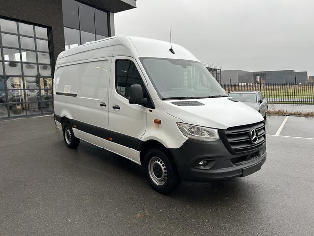 Mercedes-Benz SPRINTER 317 CDI L2 H2 MBUX / 360 Camera / Geveerde stoel / Navigatie / Cruise control / Airco / 270 Graden achterdeuren
