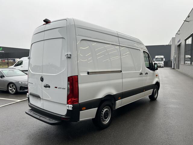 Mercedes-Benz SPRINTER 317 CDI L2 H2 MBUX / 360 Camera / Geveerde stoel / Navigatie / Cruise control / Airco / 270 Graden achterdeuren
