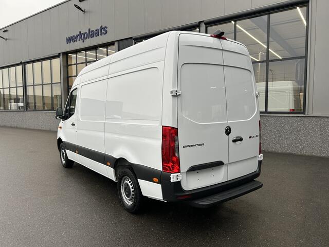 Mercedes-Benz SPRINTER 317 CDI L2 H2 MBUX / 360 Camera / Geveerde stoel / Navigatie / Cruise control / Airco / 270 Graden achterdeuren