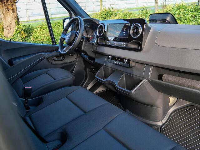 Mercedes-Benz SPRINTER 317 CDI L2H2 PRO Facelift | LED | 3500KG AHW | Geveerde Stoel | Camera | Trekhaak |