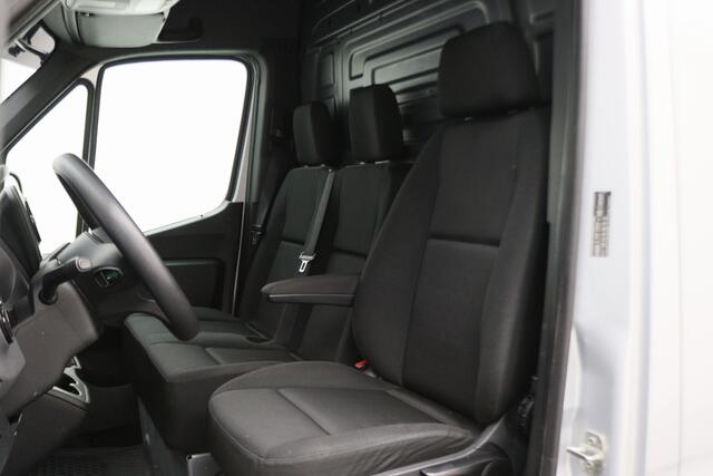 Mercedes-Benz SPRINTER 315 CDI Automaat L2H2 3-Zits, Airco, Cruise, Camera, Apple Carplay, DAB, Zonneklep, PDC, 18''