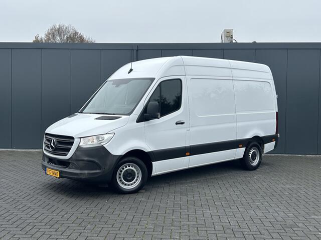 Mercedes-Benz SPRINTER 317 CDI 170 PK / L2H2 / AUTOMAAT / 270 A DEUREN / AIRCO / CRUISE / APPLE CARPLAY / 3-ZITS / CAMERA