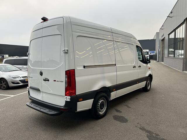 Mercedes-Benz SPRINTER 317 CDI L2 H2 MBUX / 360 Camera / Parkeersensoren / Navigatie / Cruise control / Airco / 270 Graden achterdeuren