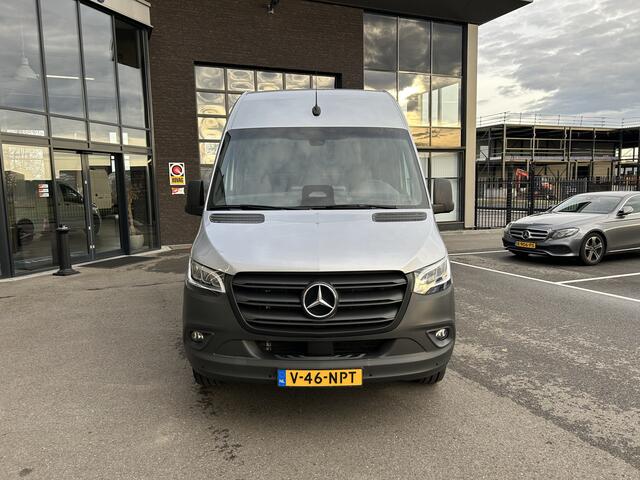 Mercedes-Benz SPRINTER 317 CDI L2 H2 Pro LED / MBUX / Navigatie / Camera / Parkeersensoren / Cruise control / Airco / 270 Graden achterdeuren