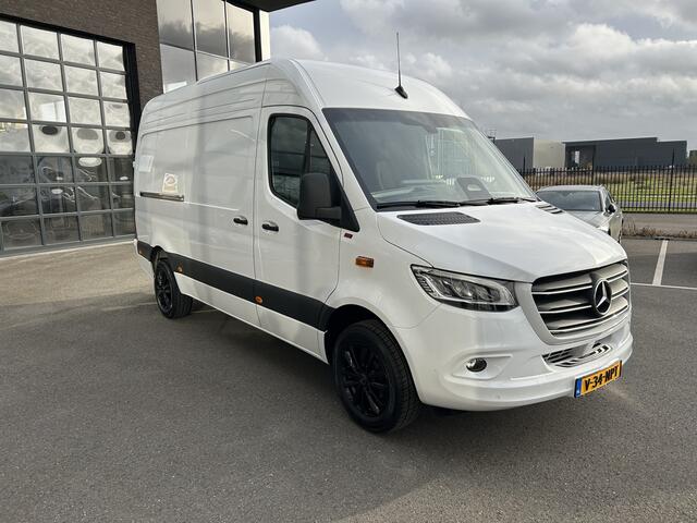 Mercedes-Benz SPRINTER 317 CDI L2 H2 Pro / LED / MBUX / Navigatie / Camera / Parkeersensoren / Cruise control / Airco / 270 Graden achterdeuren