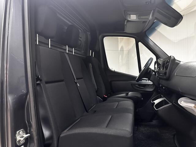 Mercedes-Benz SPRINTER 211 1.9 CDI L2H2 FWD /AUTOMAAT! /Trekhaak! /Camera /3-Zitplaatsen /Zij-schuifdeur rechts /Apple + Android /DAB+! /Keyless Go /Stoelverw. /Navi /Climat /Cruise /Elek. pakket /Bluetooth /Armsteun.