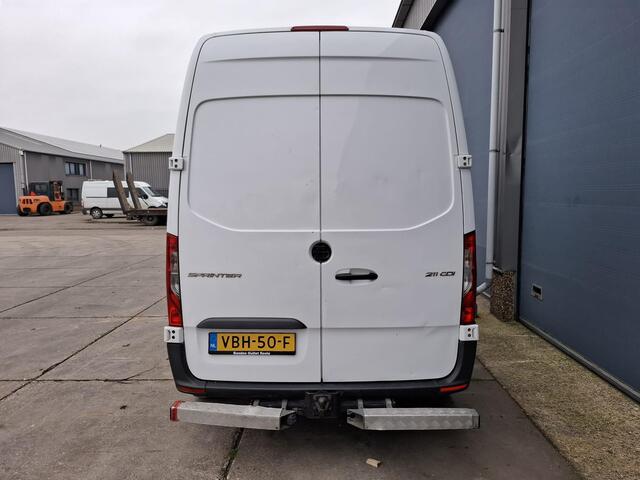 Mercedes-Benz SPRINTER 211 2.2 CDI L2H2 AUTOMAAT / TREKHAAK / NAVI / EURO 6 / CARPLAY