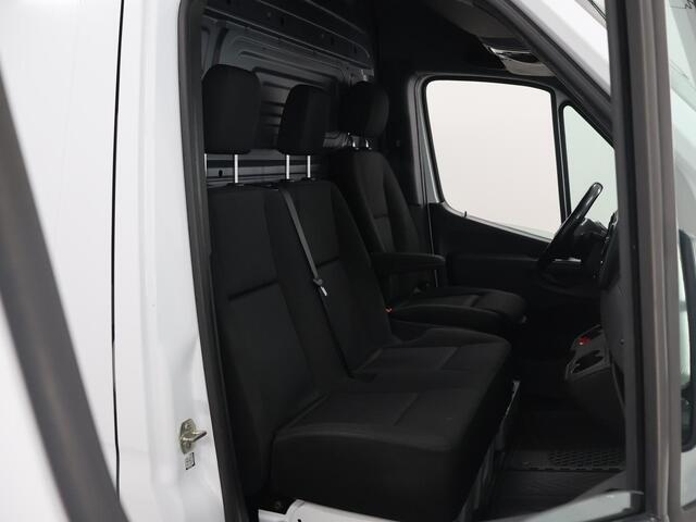 Mercedes-Benz SPRINTER 516 CDI L2 H2 | Aut. | Dubbel Lucht | Navigatie | Parkeercamera| Airco | Keyless Go | 3-zits | Laadruimte-pakket |