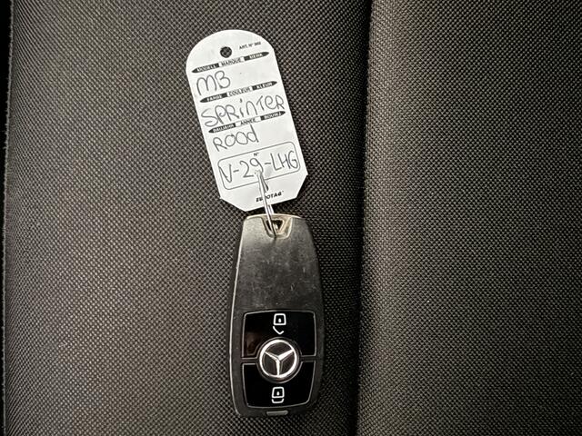 Mercedes-Benz SPRINTER 9G-Tronic Automaat L2H2 | Led | Navigatie | Camera | 3-Persoons | Trekhaak
