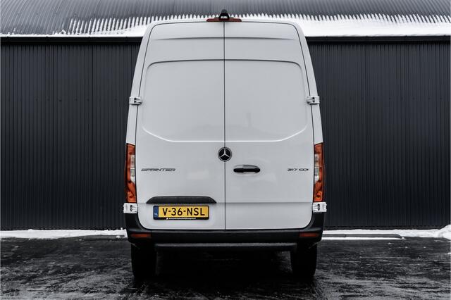 Mercedes-Benz SPRINTER 317 CDI L2H2 | Mbux | Facelift | Navi | Camera | Adapt.Cruise | Automaat