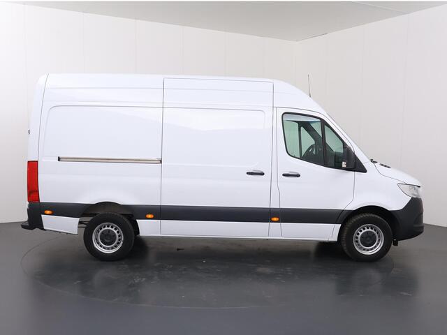 Mercedes-Benz SPRINTER 317 CDI | L2 H2 | Aut. | Navigatie | 2-zits | Opstaptrede | Cruise Control | Spiegelpakket| Parkeercamera | Airco | Dodehoekassistent | Certified