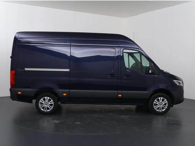 Mercedes-Benz SPRINTER 317 CDI | Aut. | L2 H2 | Pro | LED Koplampen | 3 zits | Achteruitrijcamera | Betimmering | Laadvloer | Lichtmetalen Velgen | Trekhaak | Certified