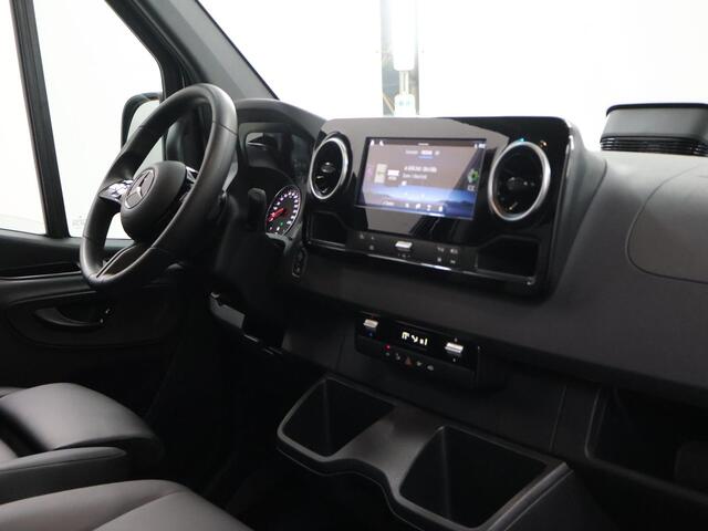 Mercedes-Benz SPRINTER 317 CDI | Aut. | L2 H2 | Pro | LED Koplampen | 3 zits | Achteruitrijcamera | Betimmering | Laadvloer | Lichtmetalen Velgen | Trekhaak | Certified