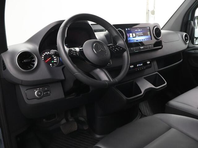 Mercedes-Benz SPRINTER 317 CDI | Aut. | L2 H2 | Pro | 3 zits | Stoelverwarming | Achteruitrijcamera | Betimmering | Laadvloer | Apple Carplay / Android Auto | Certified