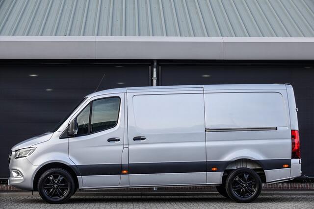 Mercedes-Benz SPRINTER L2H2 319Cdi 3.0 6-Cilinder 190Pk 7G-Tronic | RWD | Stoel-Bank | 2xSchuifdeur | Achteruirijcamera | Trekhaak | 17''