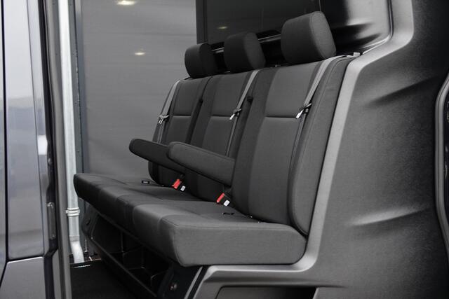 Mercedes-Benz SPRINTER 4x4 319Cdi 190Pk 9G-tronic | L2H2 | Dubbele Cabine | 2x Schuifdeur | 4WD | AWD | Bullbar | Treeplanken | 18'' All Terrain | Tenoriet Grijs