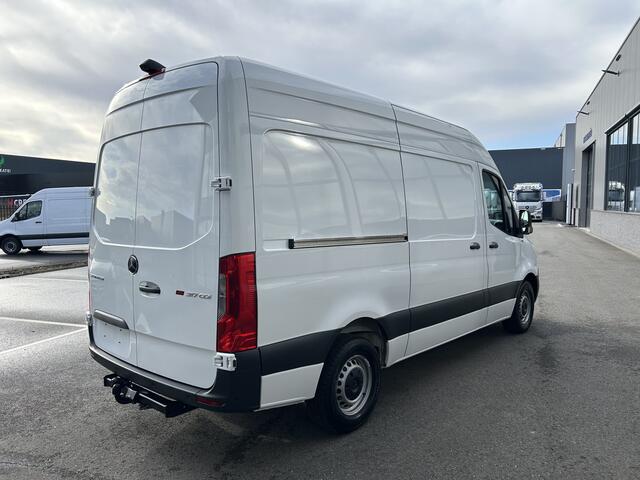 Mercedes-Benz SPRINTER 317 CDI L2 H2 MBUX / Trekhaak / Camera / Parkeersensoren / Navigatie / Airco / 270 Graden achterdeuren