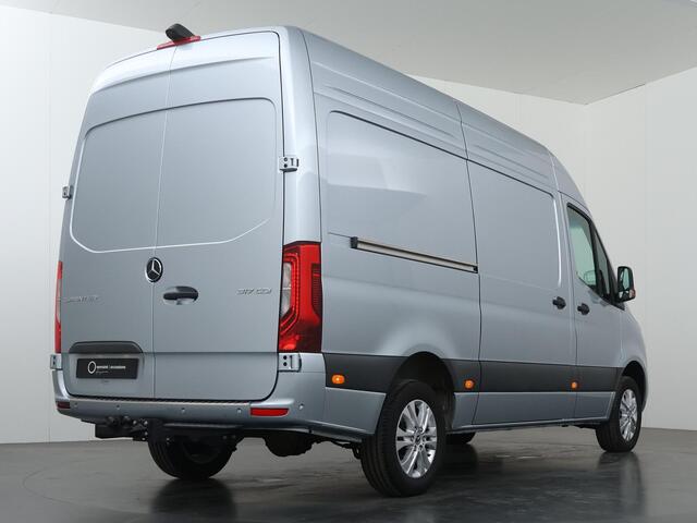 Mercedes-Benz SPRINTER 317 CDI | AUT. | SELECT | L2 H2 | AUTOMAAT | 3500 KG. AHW | ADAPTIEVE CRUISE | STOELVERWARMING | LED | NAVIGATIE | CAMERA | TREKHAAK | BETIMMERDE LAADRUIMTE | 3-ZITS