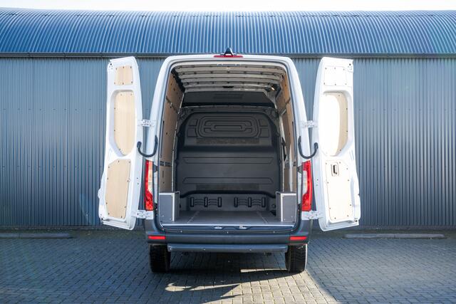 Mercedes-Benz SPRINTER 317 CDI L2H2 | Automaat | Mbux | 360° camera | Navi | Cruise | Climatronic