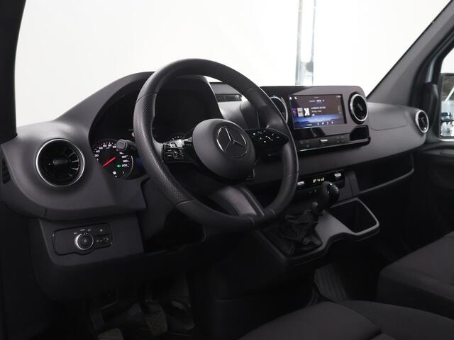 Mercedes-Benz SPRINTER 315 CDI | L2 H2 | Pro | 3 zits | Achteruitrijcamera | Betimmering | Laadvloer | Apple Carplay/Android Auto | Certified
