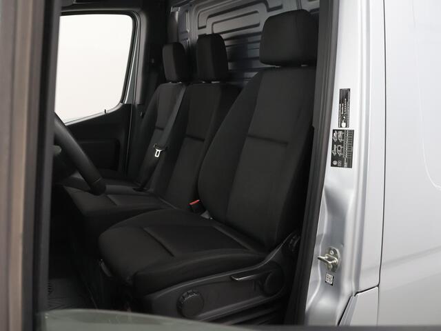 Mercedes-Benz SPRINTER 315 CDI | L2 H2 | Pro | 3 zits | Achteruitrijcamera | Betimmering | Laadvloer | Apple Carplay/Android Auto | Certified