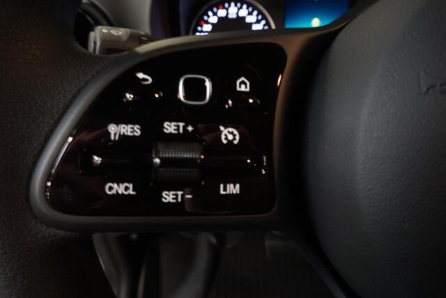 Mercedes-Benz SPRINTER 211 2.2 CDI L2H2 Automaat 9-G tronic | Airco | Navigatie | Camera | Cruisecontrol | 3Zits | Electra pakket | DAB | Trekhaak