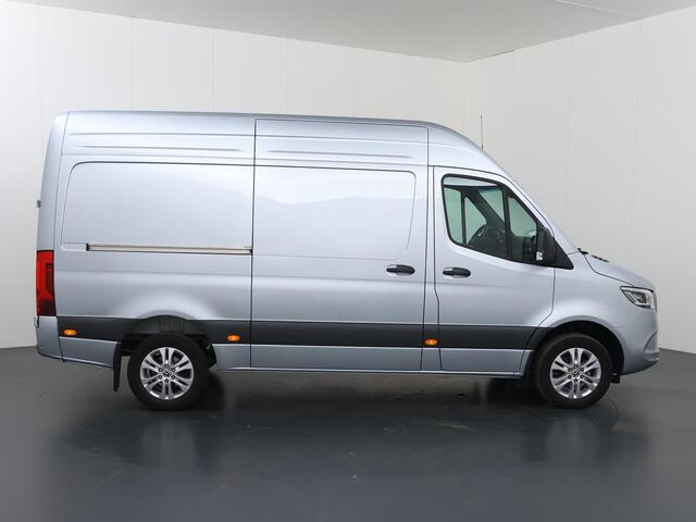 Mercedes-Benz SPRINTER 319 CDI | Aut. | L2 H2 | Select | Bumpers In Kleur | Navigatie | Distronic Plus | Klasse 3 Alarm | Airco | Parkeerpakket | Dodehoekassistent | Led Verlichting | Geveerde Comfortstoel en Bijrijdersbank | Certified |