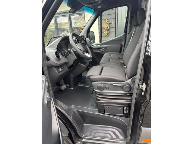 Mercedes-Benz SPRINTER 319 1.9 CDI L2H2 RWD