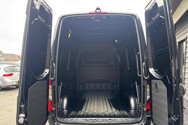 Mercedes-Benz SPRINTER 319 1.9 CDI L2H2 RWD