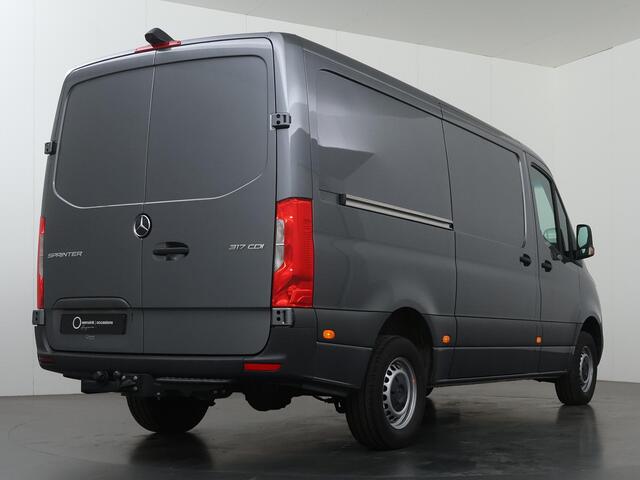 Mercedes-Benz SPRINTER 317 CDI | Aut. | L2 H1 | Pro | 3-zits | Parkeercamera | Trekhaak 3500 KG. | Alarm | Certified