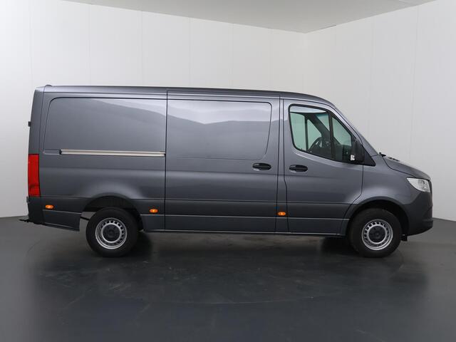 Mercedes-Benz SPRINTER 317 CDI | Aut. | L2 H1 | Pro | 3-zits | Parkeercamera | Trekhaak 3500 KG. | Alarm | Certified