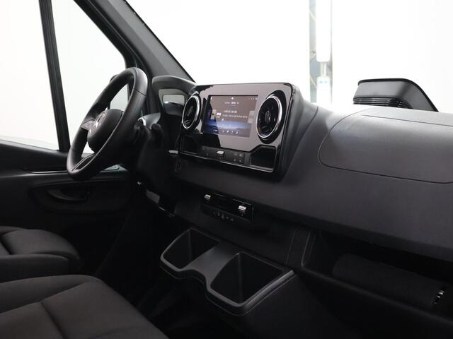 Mercedes-Benz SPRINTER 317 CDI | Aut. | L2 H1 | Pro | 3-zits | Parkeercamera | Trekhaak 3500 KG. | Alarm | Certified