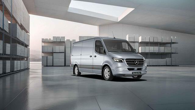 Mercedes-Benz SPRINTER 319 CDI L2 H1 | Select | Distronic | 3500 KG Trekhaak | 17" Lichtmetalen Wielen | Navigatie | Parkeercamera | LED Koplampen | Certified