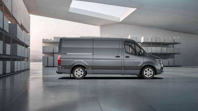 Mercedes-Benz SPRINTER 319 CDI L2 H1 | Select | Distronic | 3500 KG Trekhaak | 17" Lichtmetalen Wielen | Navigatie | Parkeercamera | LED Koplampen | Certified