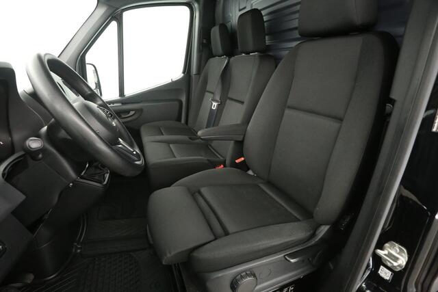 Mercedes-Benz SPRINTER 317 CDI 170PK L2H1 | Airco | Cruise | 3 Zits | Trekhaak | Camera | Carplay | Navi