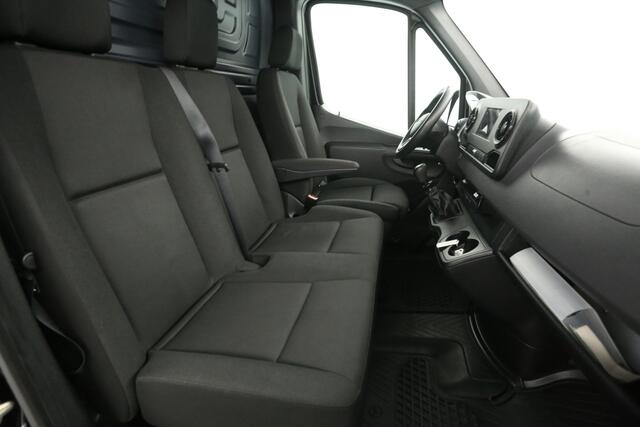 Mercedes-Benz SPRINTER 317 CDI 170PK L2H1 | Airco | Cruise | 3 Zits | Trekhaak | Camera | Carplay | Navi